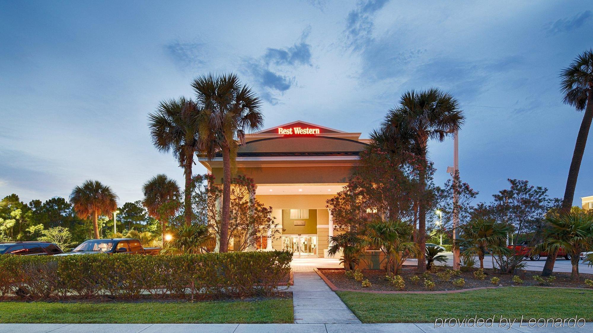 Days Inn & Suites By Wyndham Fort Pierce I-95 Exterior photo